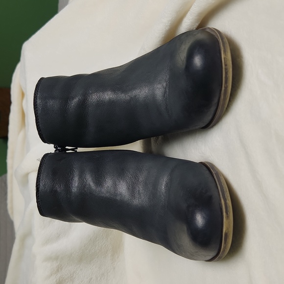 Lucky Brand Banterr 2 Fleece Lined Boots - Picture 3 of 8